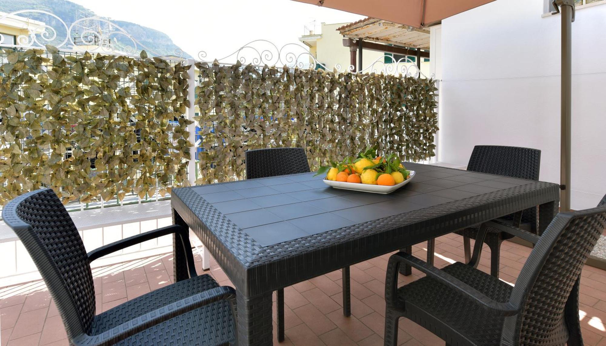 Il Giardino Dei Gigli Apartman Meta Kültér fotó