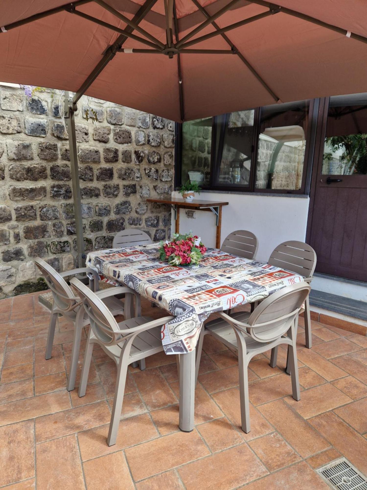 Il Giardino Dei Gigli Apartman Meta Kültér fotó