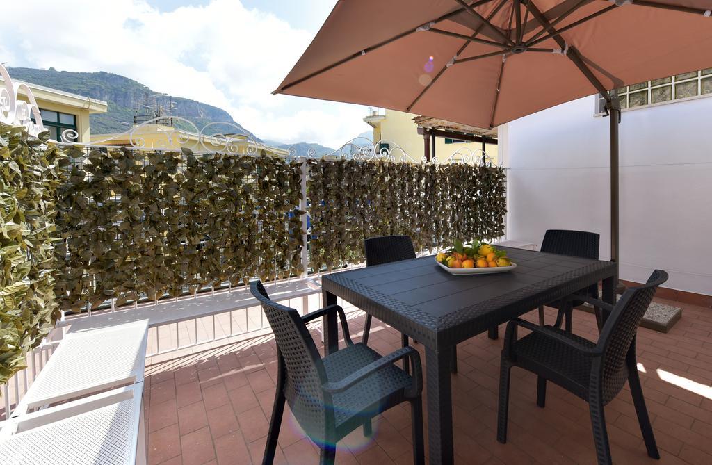 Il Giardino Dei Gigli Apartman Meta Kültér fotó